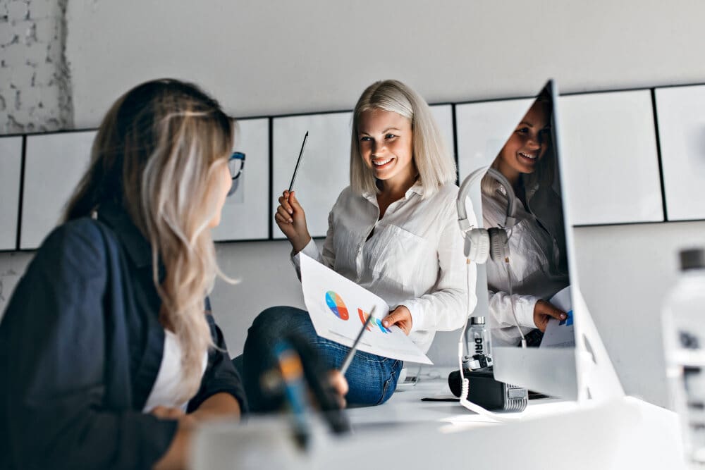 Choosing Your Marketing Consultant: Red and Green Flags 2 Green Flags When Choosing a Marketing Consultant 1